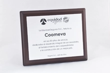 Placa Equidad Seguros 