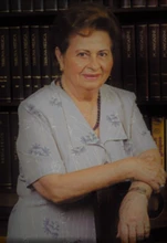 Dra Hurtado biblioteca