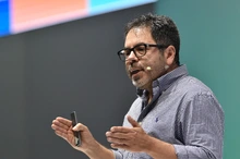 Conferencista Efrén Mártinez